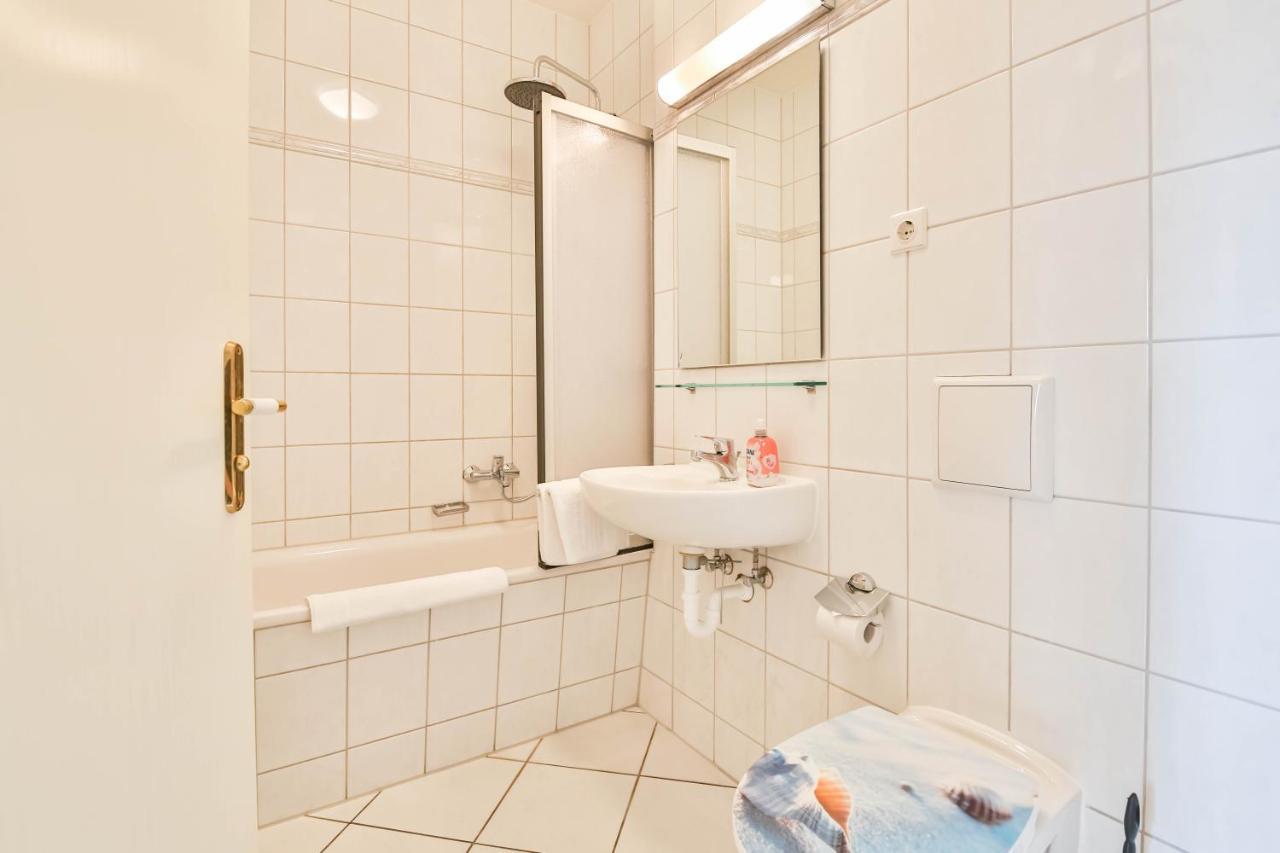 Apartment Diana Mit Terrasse Zempin Exterior photo